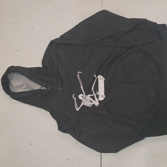 Skeleton Skateboarder - Picture 1 of 3